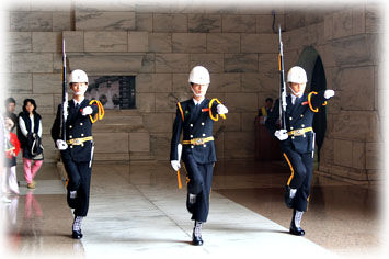 台湾旅行写真　中世紀念堂の衛兵交代式