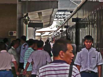 中国のチチハルの駅写真